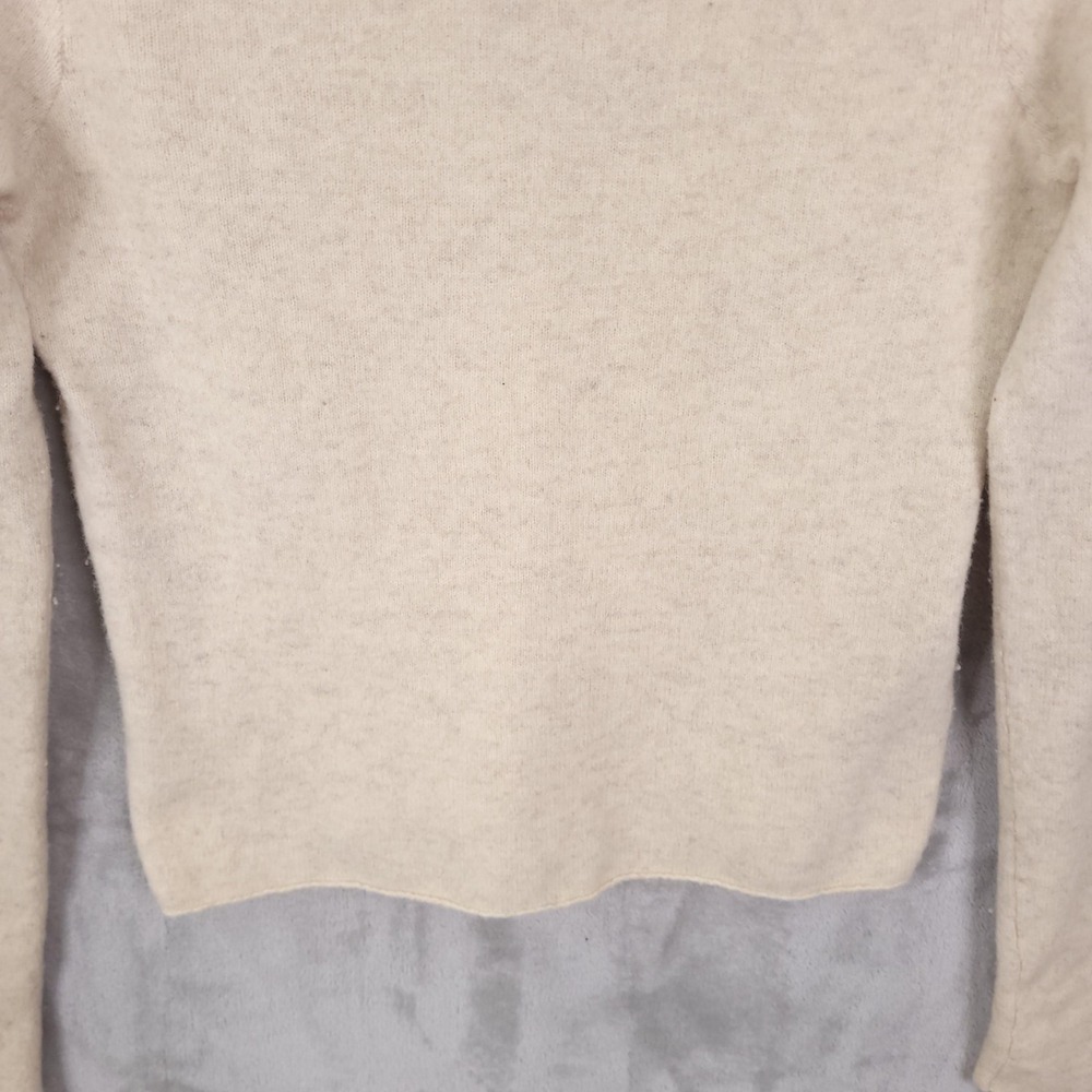 Abercrombie & Fitch Wool Sweater Womens Medium White V Neck Muscle Fit Knit - Picture 10 of 13